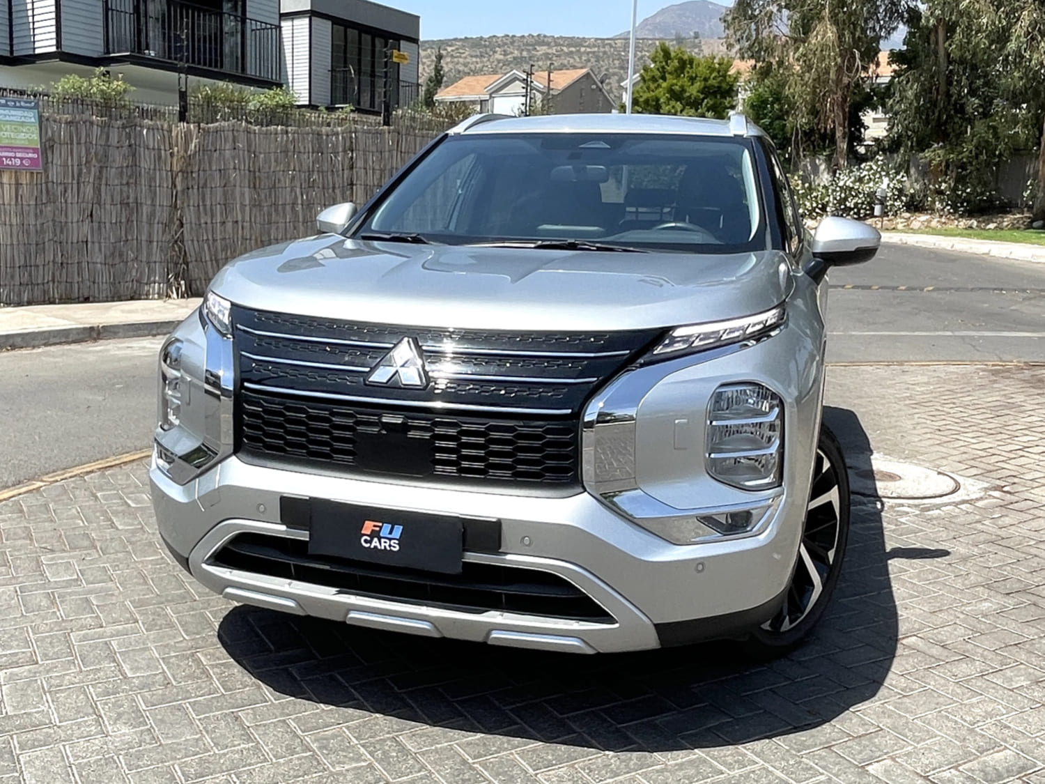 Mitsubishi Outlander GLS 4×4 2023