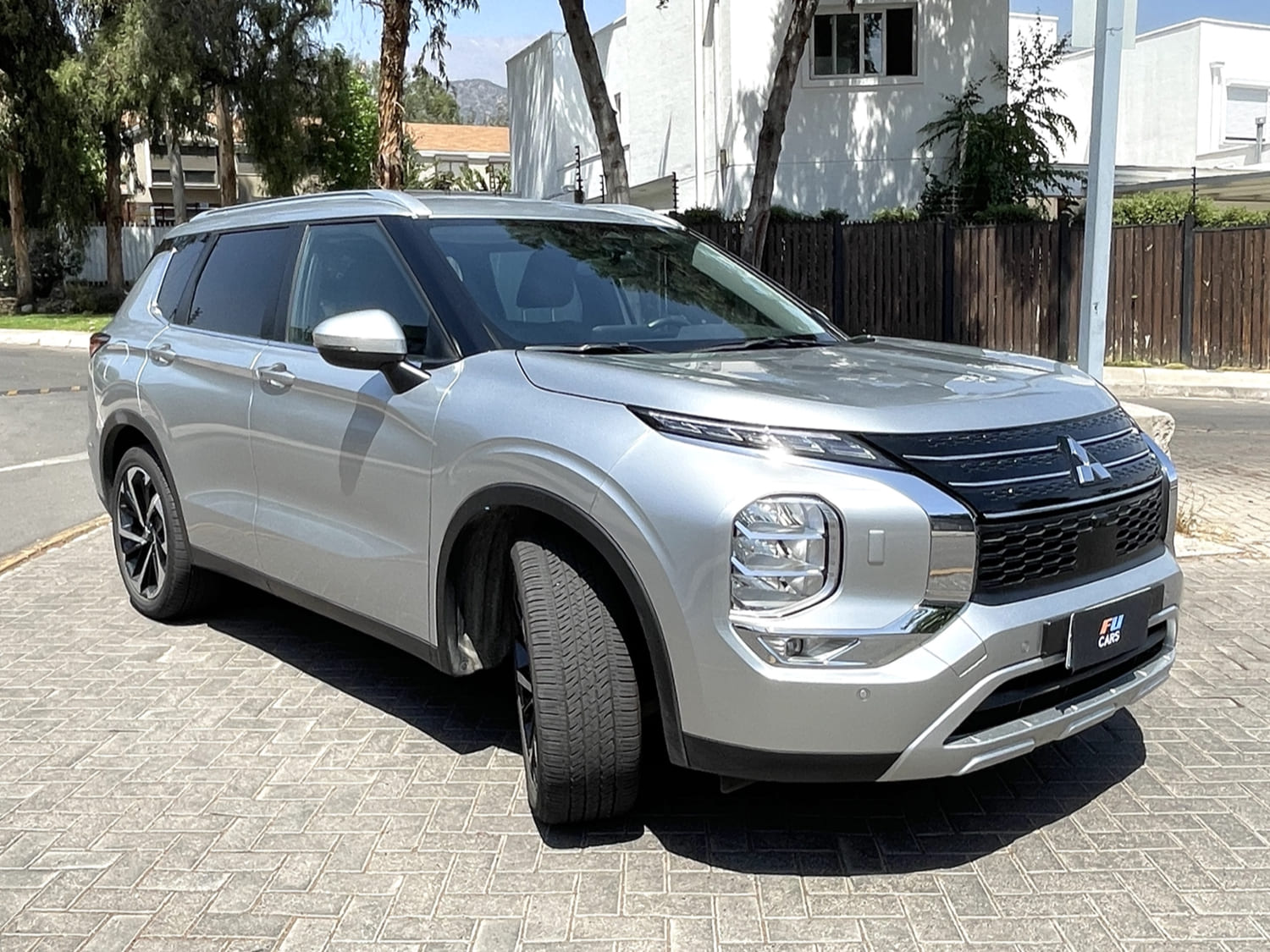 Mitsubishi Outlander GLS 4×4 2023