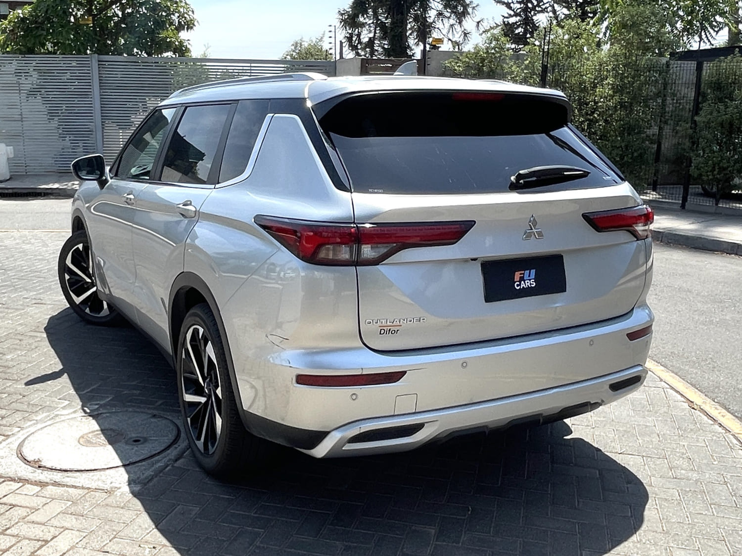 Mitsubishi Outlander GLS 4×4 2023