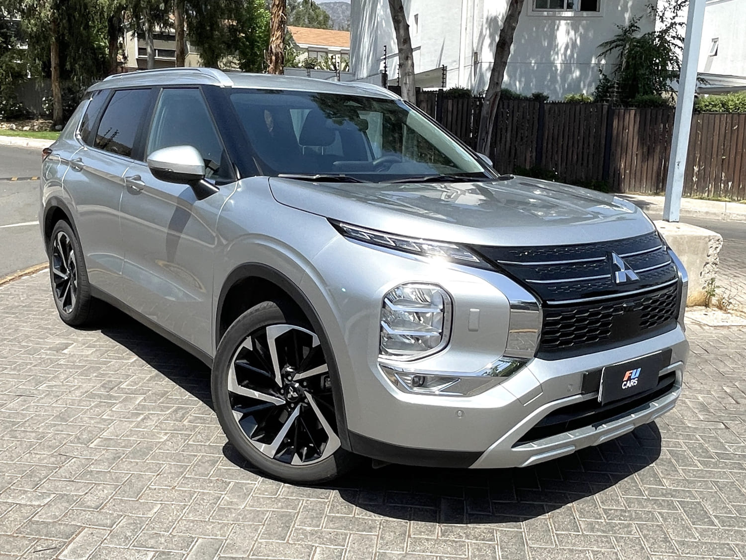Mitsubishi Outlander GLS 4×4 2023