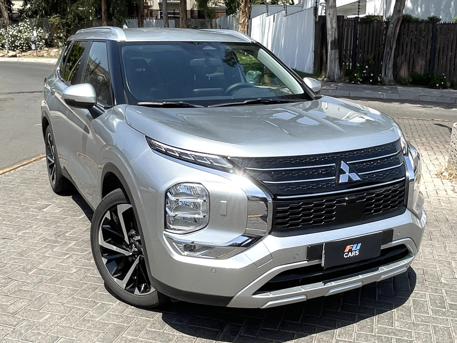 Mitsubishi Outlander GLS 4×4 2023
