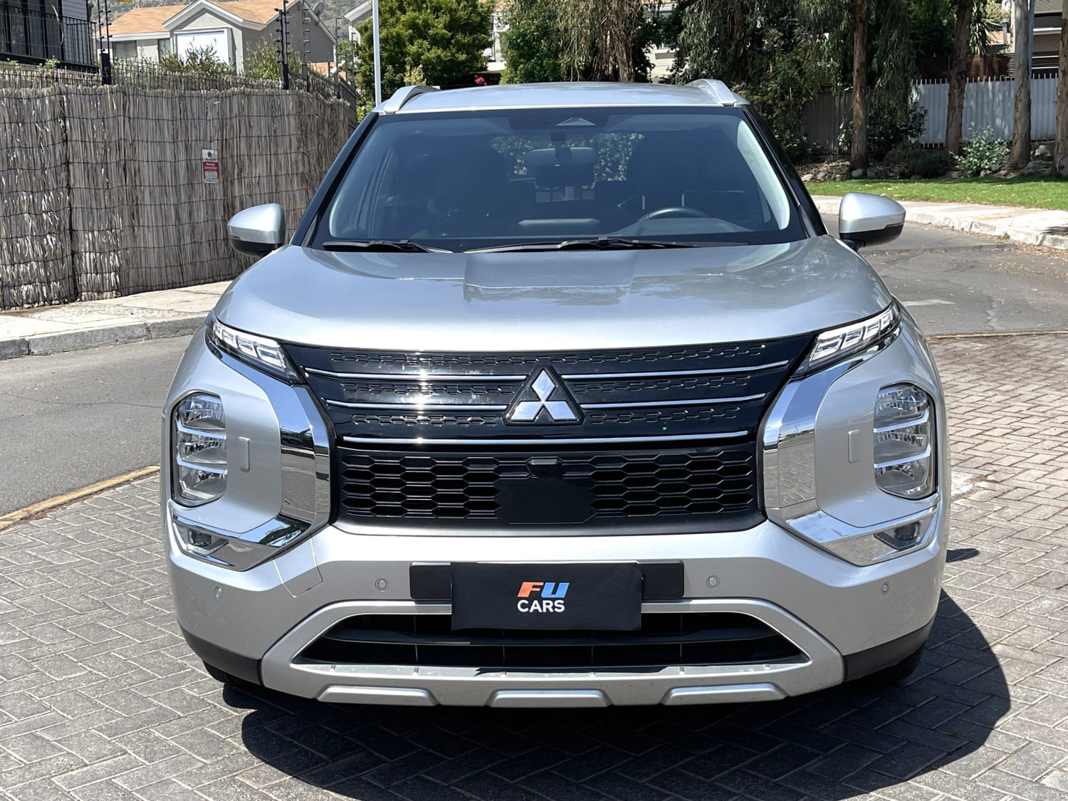 Mitsubishi Outlander GLS 4×4 2023