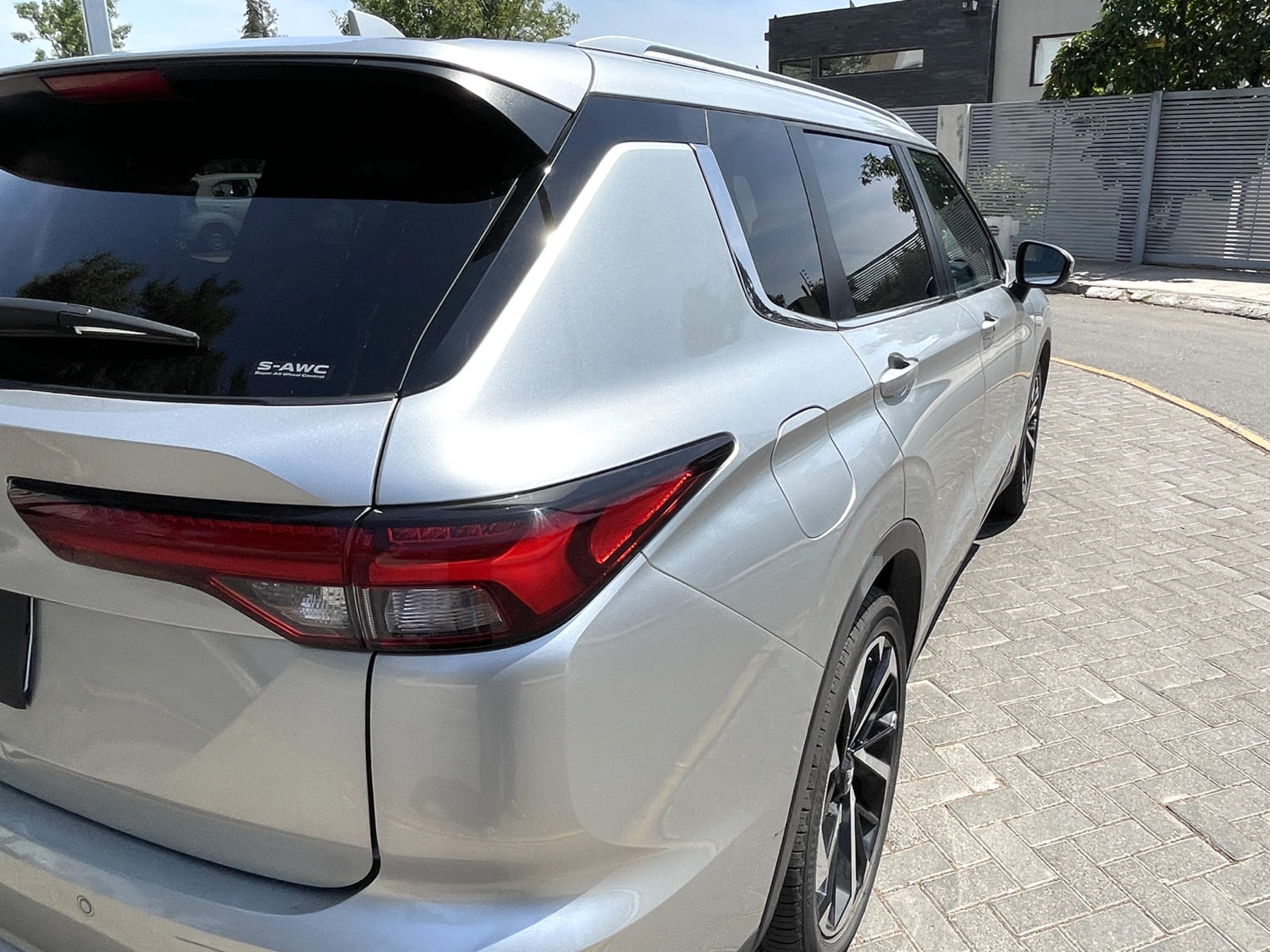 Mitsubishi Outlander GLS 4×4 2023