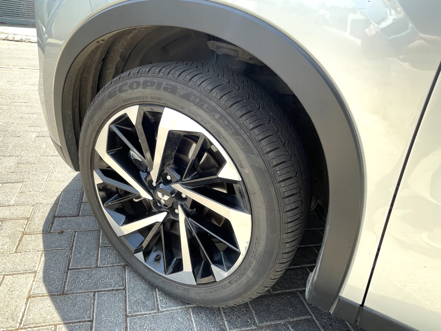 Mitsubishi Outlander GLS 4×4 2023