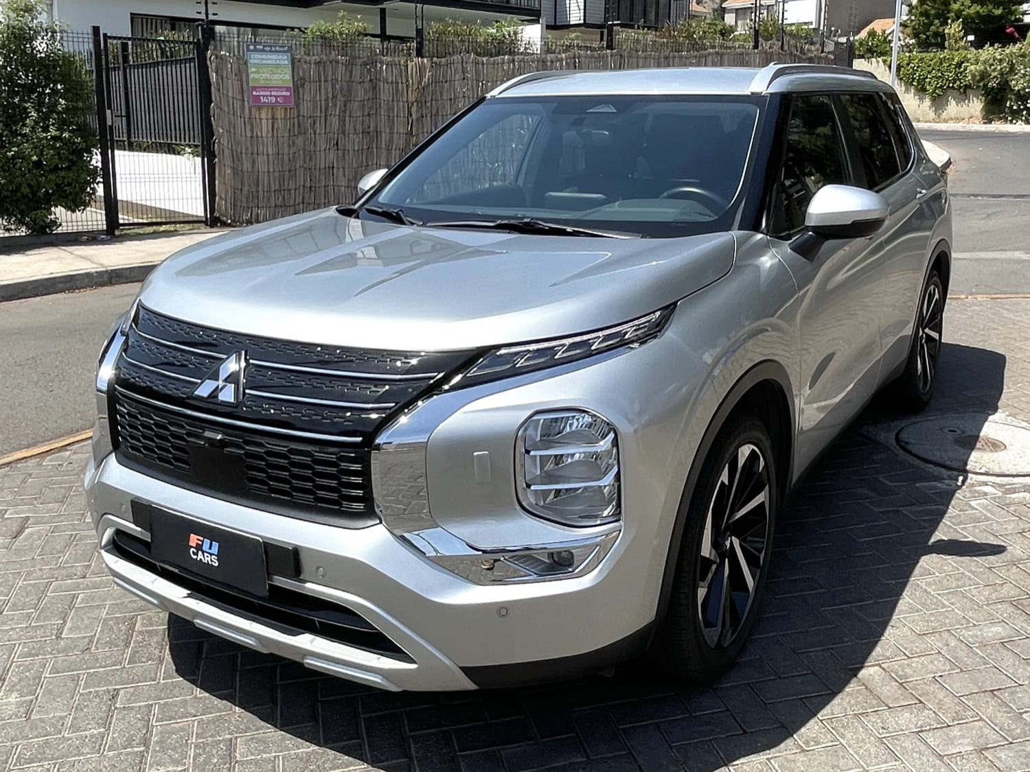 Mitsubishi Outlander GLS 4×4 2023